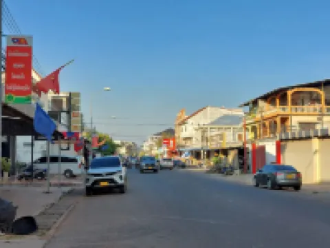 Savan Villa Hotel 沙灣拿吉酒店