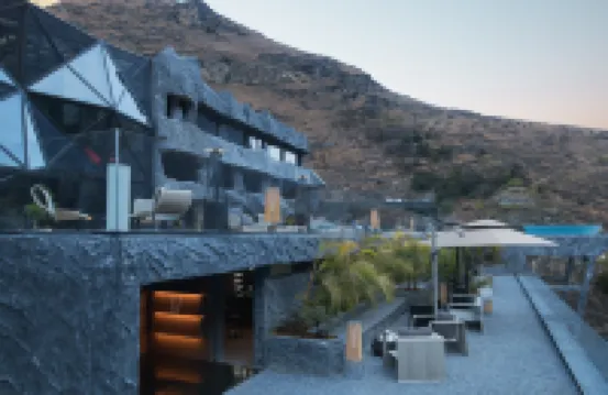 墨野·雪山懸崖酒店（香格里拉虎跳峽店） 鄰近雲南·香格里拉中虎跳峽的酒店