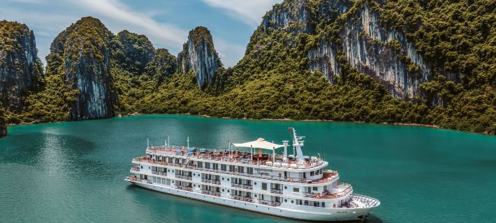 Du thuyền Ambassador Signature Cruise Vịnh Lan Hạ Các khách sạn ở Bãi Cháy