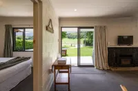 Coronet Peak View | 3BR Home with Hot Tub & Garden Hotels in 
