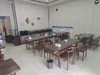 Junyi Chain Hotel (Linzhou Xinglin Road People's Square)