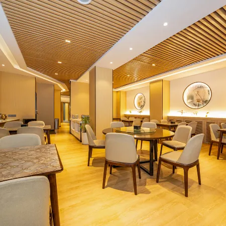 Xingang Boutique Hotel Отели рядом с достопримечательностью «Народная больница Синьцзяна»