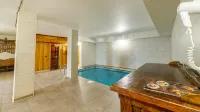 Yuzhny Dvorik Country Complex - Pools