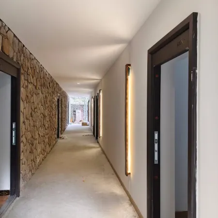 Jingxiu Lakeside Home Hotel