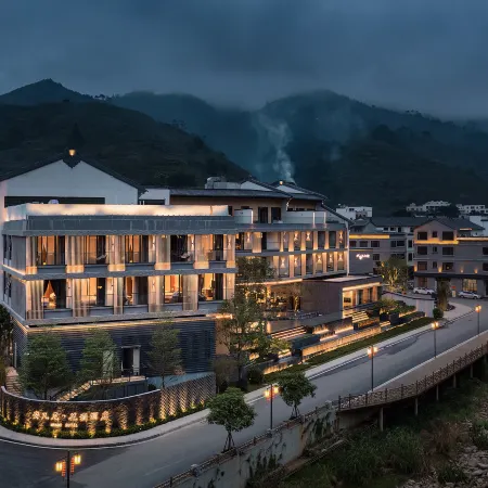 Xinyi Huajian Resort Hotel