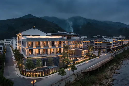 Xinyi Huajian Resort Hotel
