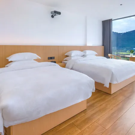 Yuetianju · Qishan Wangtian Stars Audio-Visual Resort Hotel (Yangshuo Shili Gallery Yulong River)