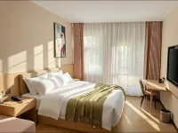 One Mountain High Business Hotel