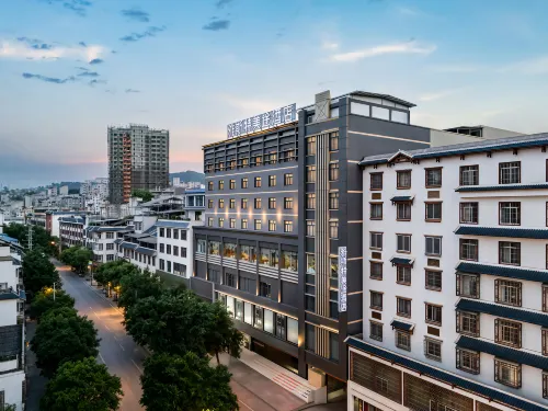 Ast Meitu Hotel (Longlin Wealth Plaza Changda Department Store) - Parking