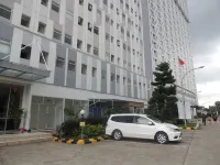 Reva Room on Gunung Putri Square Apartment - 2-Star