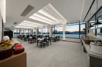 YI WU INTERNATIONAL HOTEL - balcony