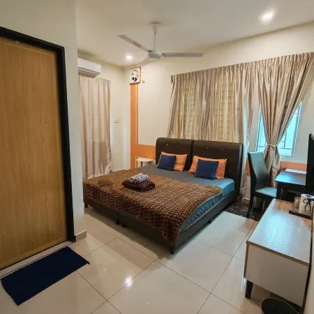 The Blue Guest House, WiFi, Free Parking, Aulong