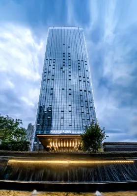 Junyi Fortune Grand Hotel (Zhengxi North Shopping Mall Outlet) - parking