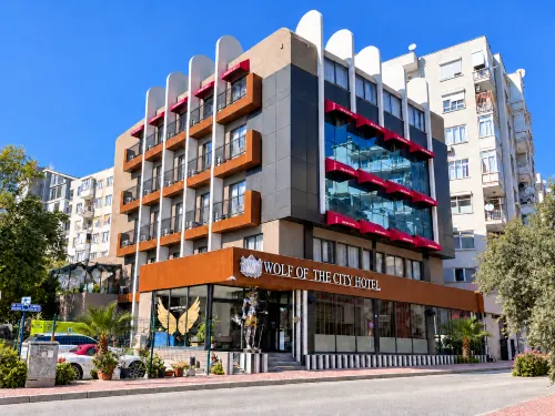 Wolf of the City Hotel & Spa - breakfast