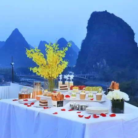 Miracle Hotel (Yangshuo West Street Lijiang Branch)