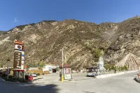 Qiannian Shengdi Hotel - parking