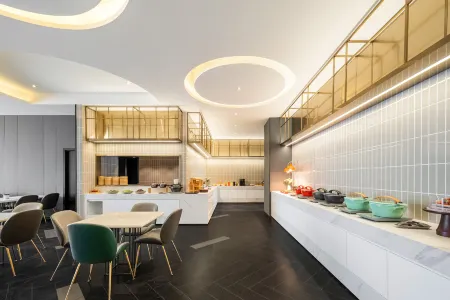 Atour X Hotel, Shanghai International Tourism Resort Safari Park Отели рядом с достопримечательностью «Shanghai Wild Animal Park»