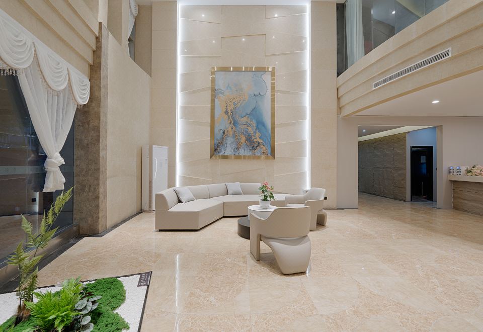 2. 힐먼 호텔 (충..