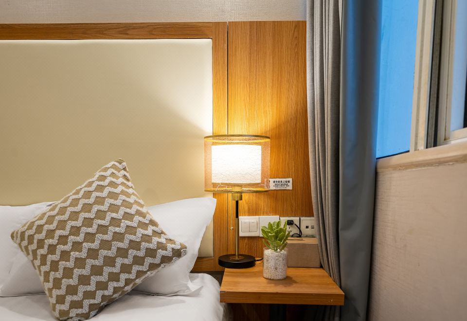 미자 유스 호텔의 깔끔한 객실 내부