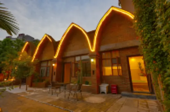 Pujin Garden Hot Spring Hotel (Mile Huquan)