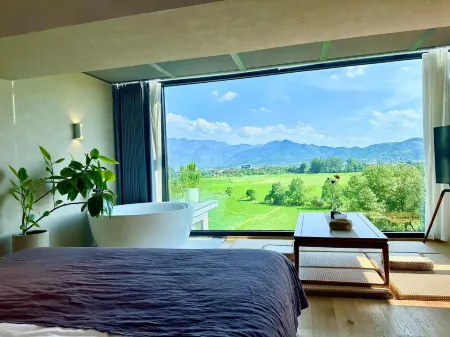 Floral Lux Hotel ·Jiuhuashan Fuyun Yueshan Hotel Отели рядом с достопримечательностью «Jiu Hua Shan Dayuan Buddhist Culture Park»