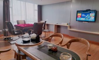 Gold and Silver Business Hotel Huaiji
