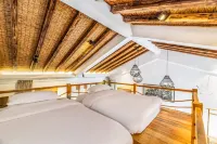 Aoshan stone house Hotels in Taibai