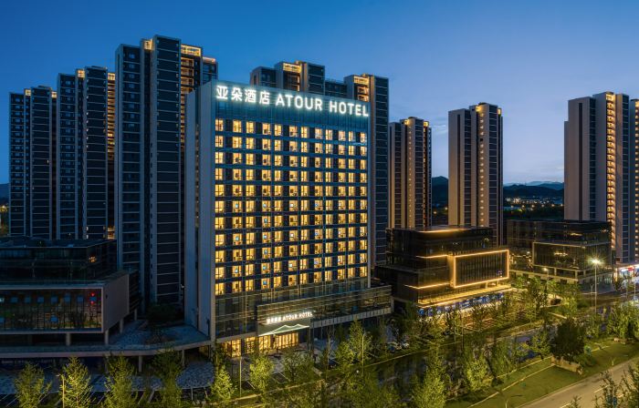 Atour Hotel（Tian'an Yungu）Deqing Railway Station