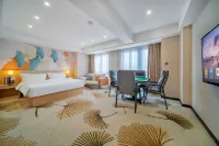 Tingbo Bozun Hotel (6 kilometers light rail station) Отели рядом с достопримечательностью «Цуй Бэй Ли Цзянь Чунг Торговый Центр»