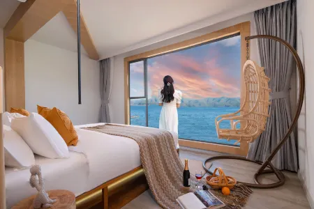 YaoYao star sky Lakeview Hotel·Lugu Lake Отели рядом с достопримечательностью «Yongningtu Zhifu»