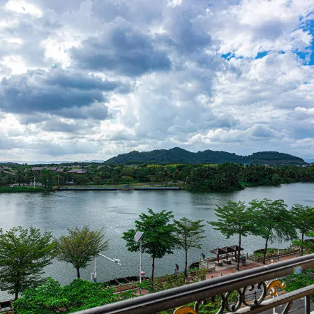 Lingshui Qianzhuang Meiji Hotel (Yingzhou Qingshuiwan Branch)