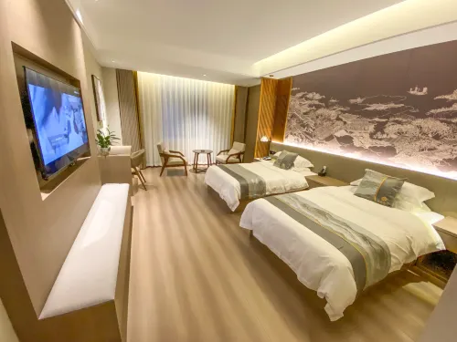 Lucheng Hotel (Andeli Plaza)