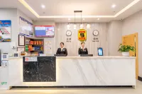 Super 8 Hotel (Xuzhou Suining Bayi Middle Road Xingmei Plaza) Hotels in Suining
