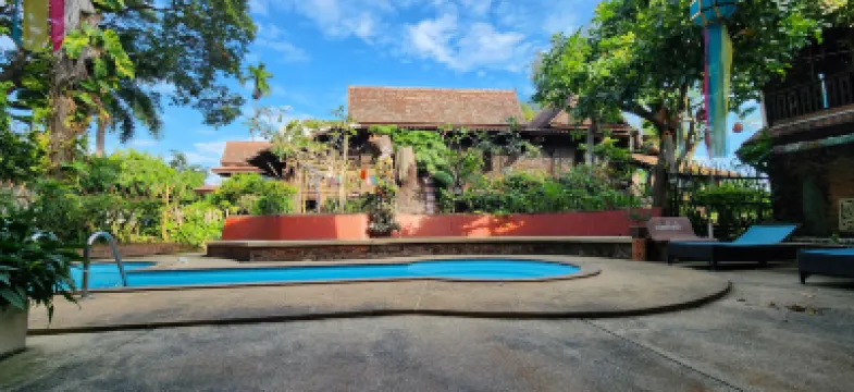 Club One Seven Gaymen Chiang Mai Hotels near Chiang Mai International Airport