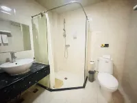 Tongren Rujia Hotel - Kitchens
