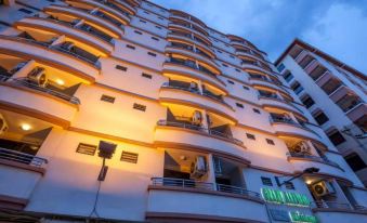 4. Hotel Gr..