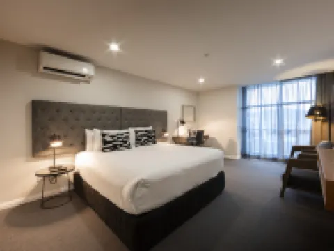 โรงแรมอเวนิว แคนเบอร์รา โรงแรมในBraddon