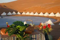 The desert camping hotel of the proprietress of Shapotou, Zhongwei Hôtels à : 