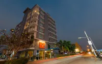 B2 Jomtien Pattaya Boutique & Budget Hotel / บีทู จอมเทียน พัทยา บูติค แอนด์ บัดเจท