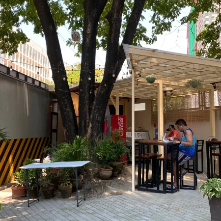 The City Flats Amorsolo