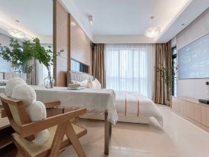 Shunde Boya Moonlight Cinema Hotel Apartment (Huagai Road Pedestrian Street Qinghui Garden)