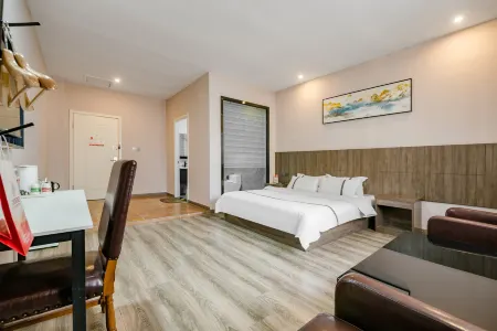 Zhixiang Hotel, Tomatoes, Luohe Отели рядом с достопримечательностью «Shenzhou Bird Garden»