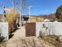 Floral Hotel·Manlu B&B, Beijing(Huanghuacheng water Great Wall store) Hotels near Changping Yanshou Temple