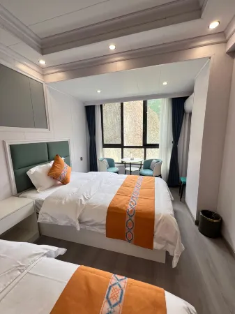 Yajiang Yashang Business Hotel Отели рядом с достопримечательностью «Observation Deck of Pilgrim Eighteen Bends»