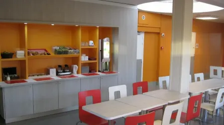 Hotel H Eco Calais Отели рядом с достопримечательностью «Calais Lighthouse»