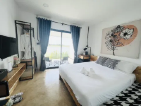 Penguin Villa Resort & Bistro Hotel a Distretto di Mueang Ratchaburi