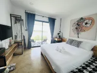 Penguin Villa Resort & Bistro