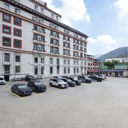 Vienna International Hotel (LinZhi Motuo Branch)