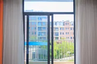 Xifan Homestay (Wuhu Fangte Fantasy Kingdom Dongfang Shenhua)