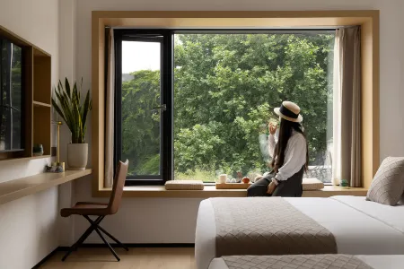 Huanxisu Luxury Garden Resort Hotel (Nanxun Ancient Town Branch) Отели рядом с достопримечательностью «Zhejiang University of Water Conservancy Hydropower (Nanzhang Campus)»